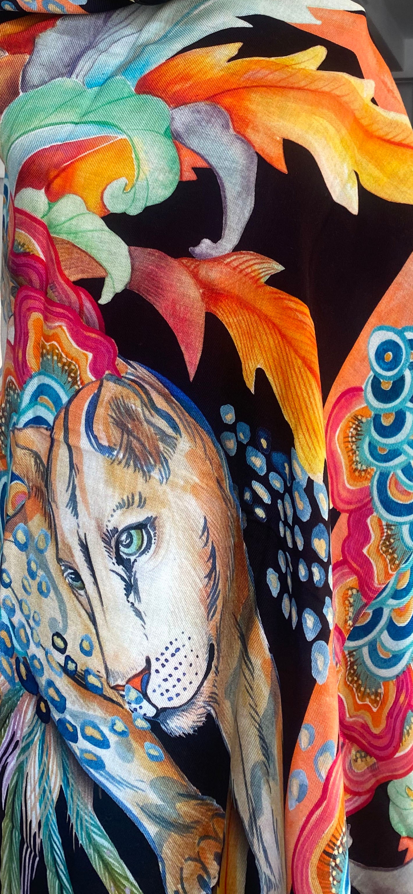 Royal Lion Fine Wool Scarf