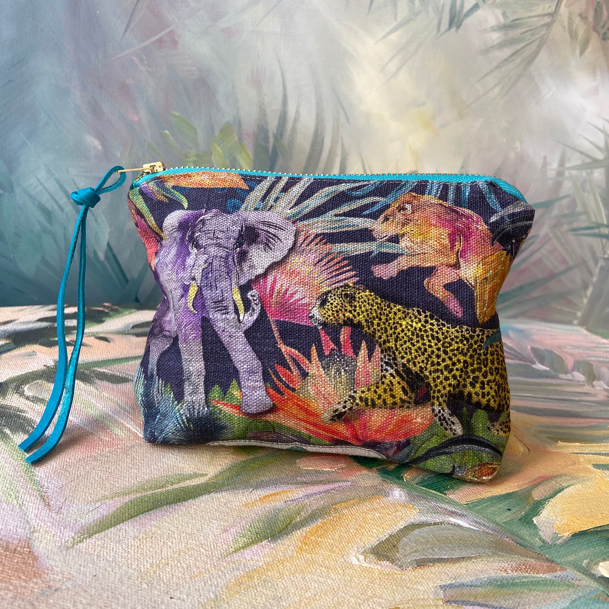 Zip pouch with Wildlife artwork